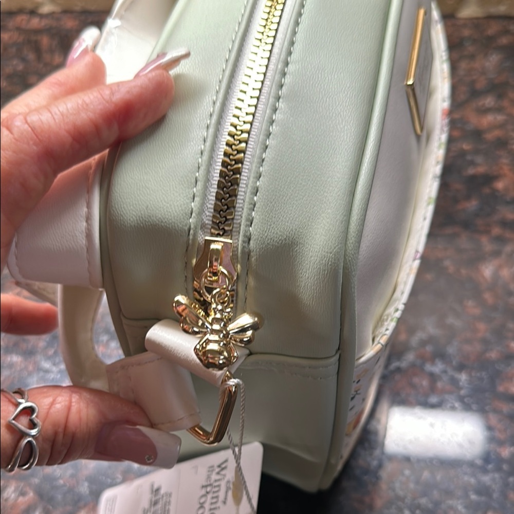 Primark Winnie the Pooh crossbody Green and White Crossbody Bag NWT - Picture 6 of 6